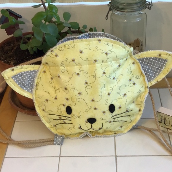 Quilted Rope Drawstring Cat Backpack - Picture 6 of 7